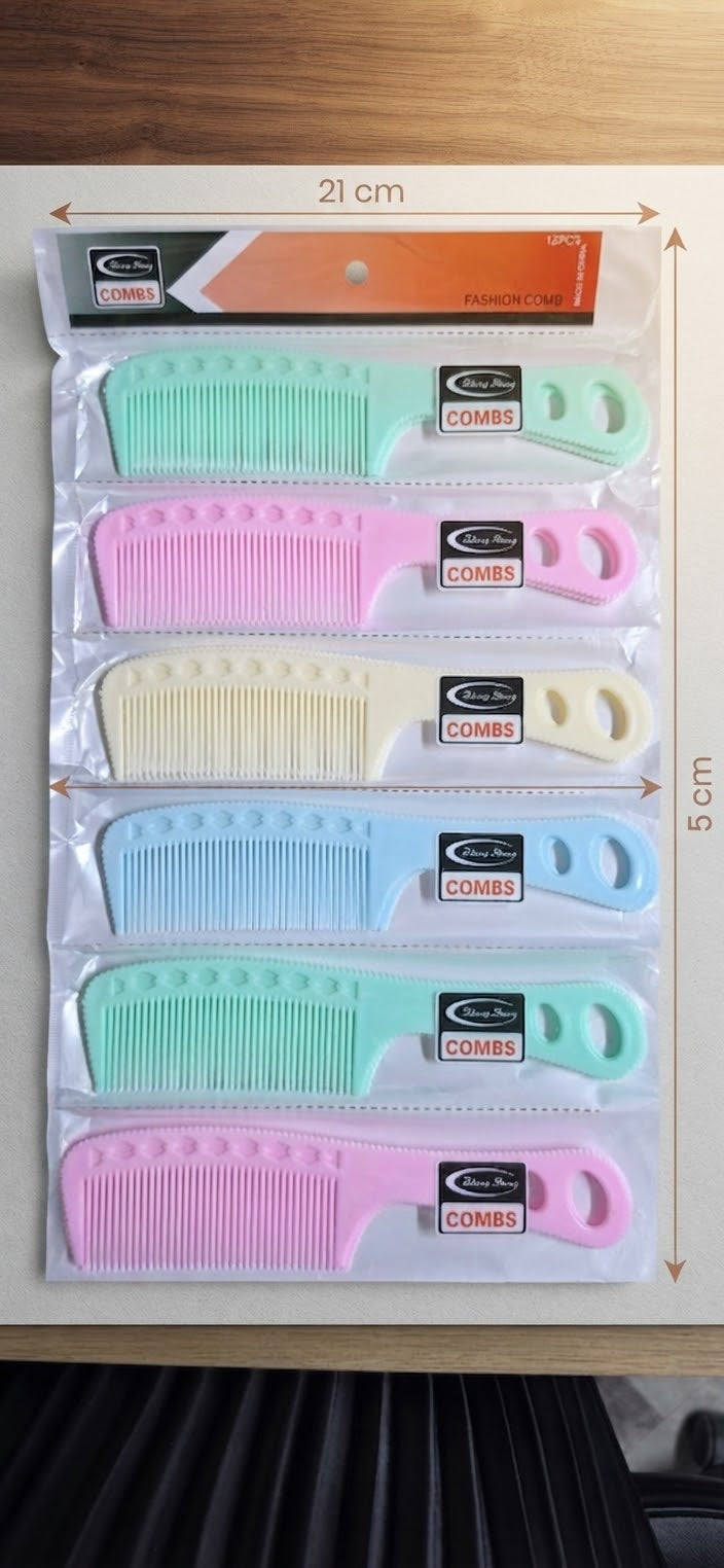 Set 12 piepteni de păr cu mâner, culori asortate 12 pcs pe set / 100 seturi pe bax.Comanda minima 12 buc(set)