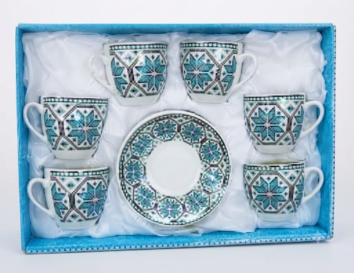 Set de cesti din ceramica 180ml 6cesti +6 farfuriuteSet de cesti din ceramica 180ml 6cesti +6 farfuriute  cantiate in bax 12 set.Comanda minima 2 buc